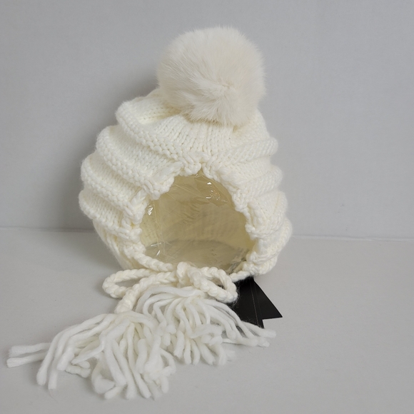 5/$30 BCBGMAXAZRIA KNIT HAT - Picture 7 of 8